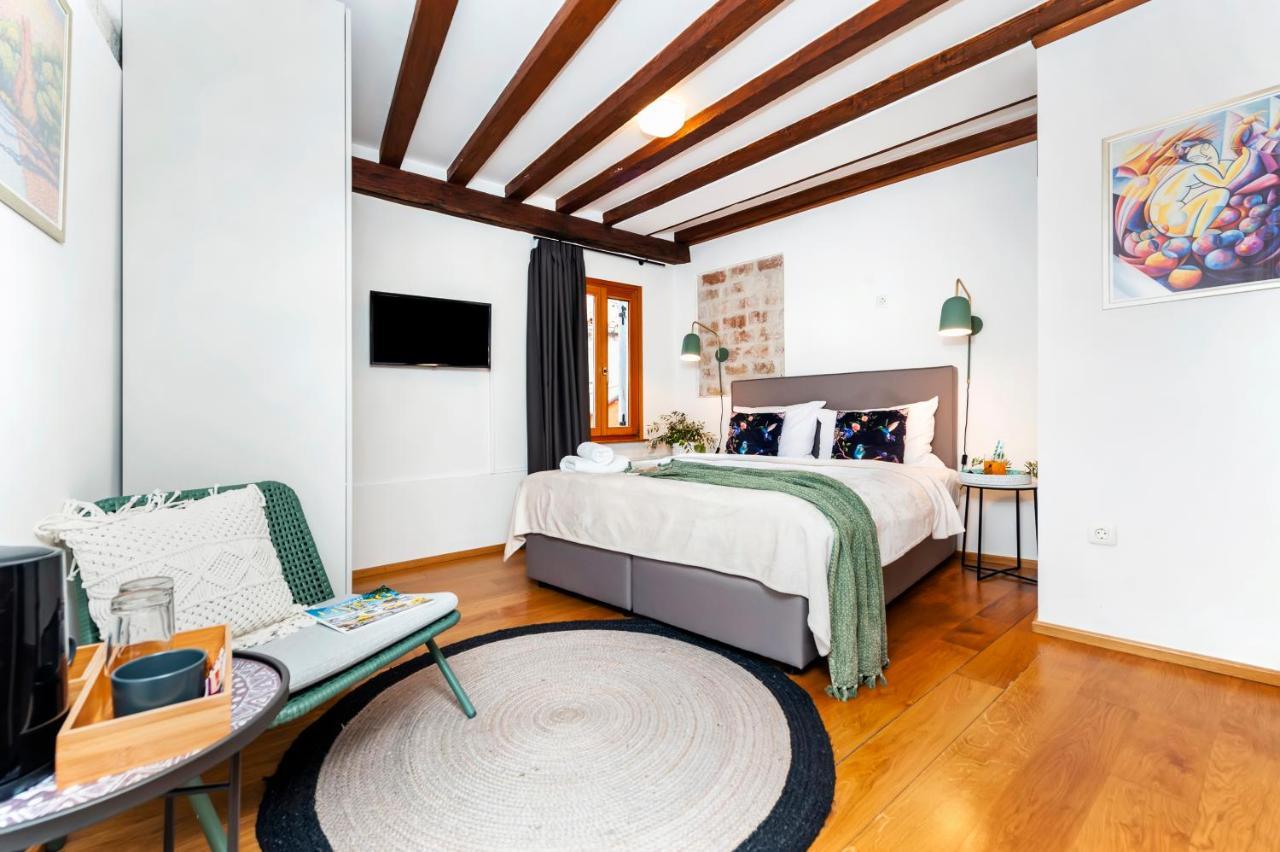 Noemi's Apartma *