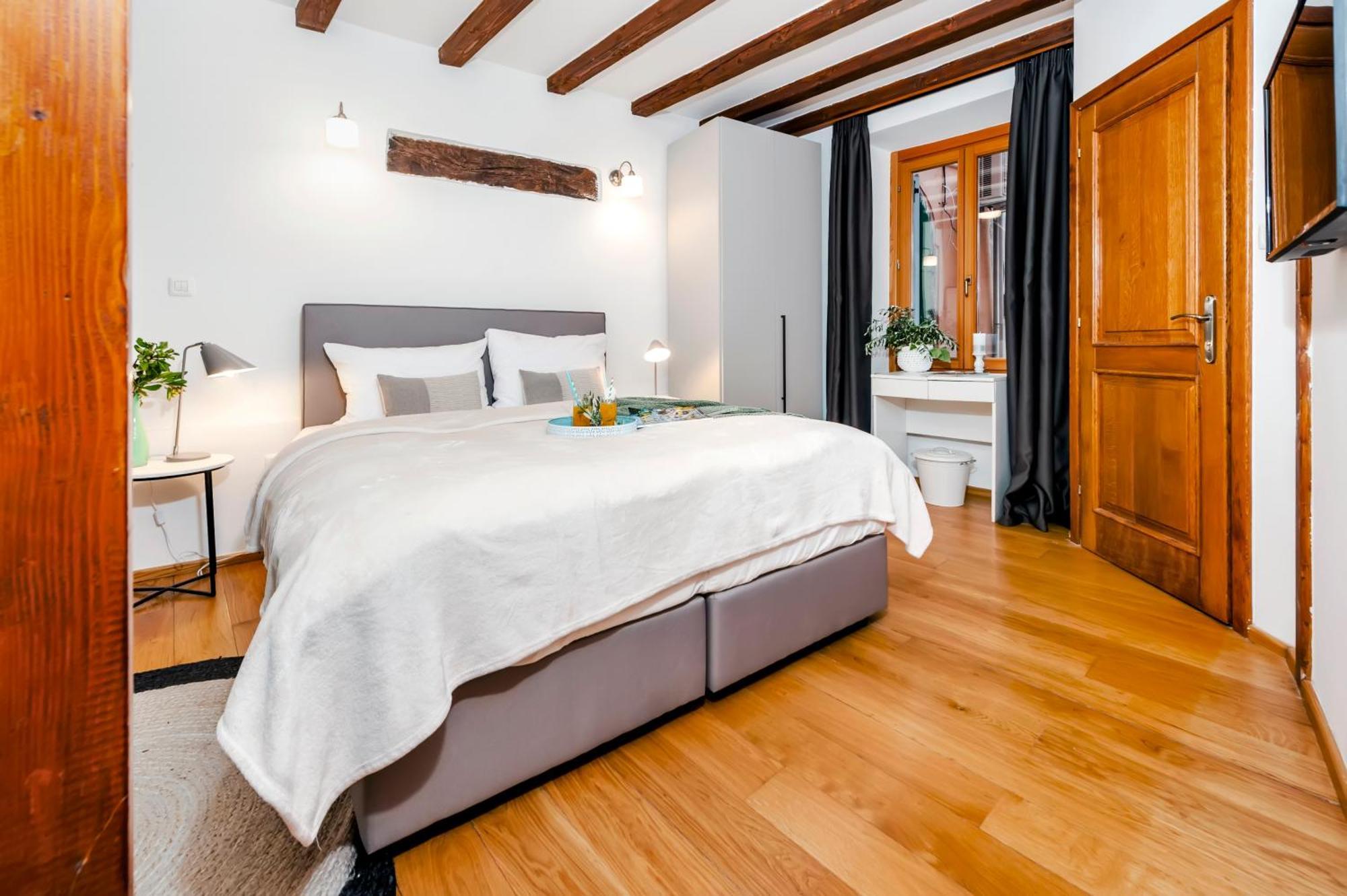 Noemi's Apartma